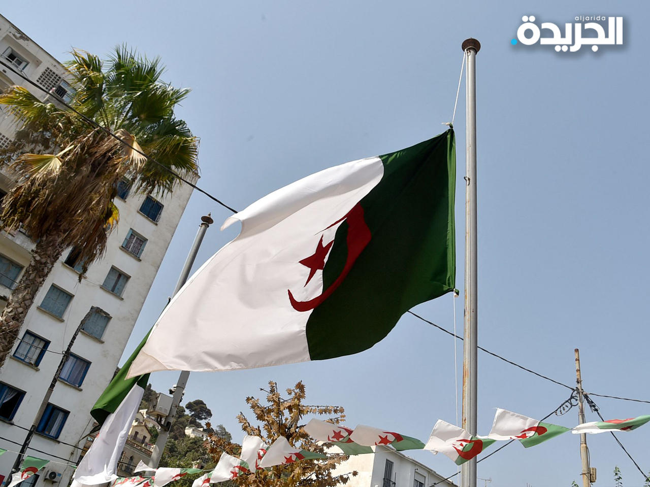 الجزائر تمدد حظر التجول لمدة 15 يوماً