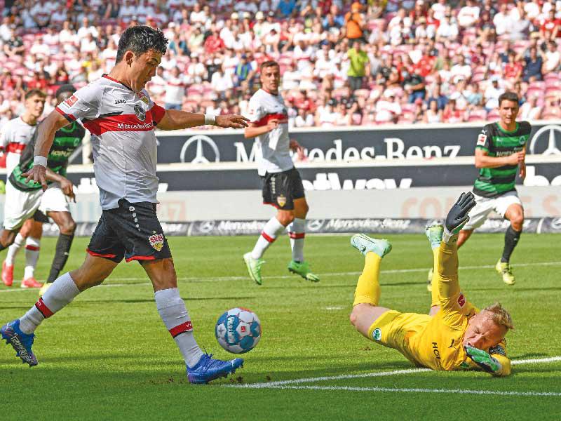 الياباني واتارو إيندو يسجل الهدف الأول لشتوتغارت على فورث 