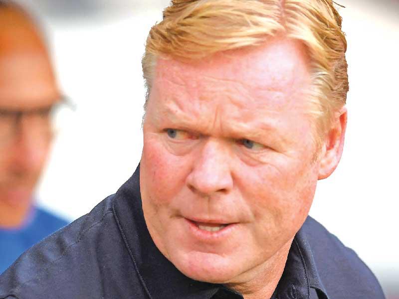  المدرب الهولندي رونالد كومان