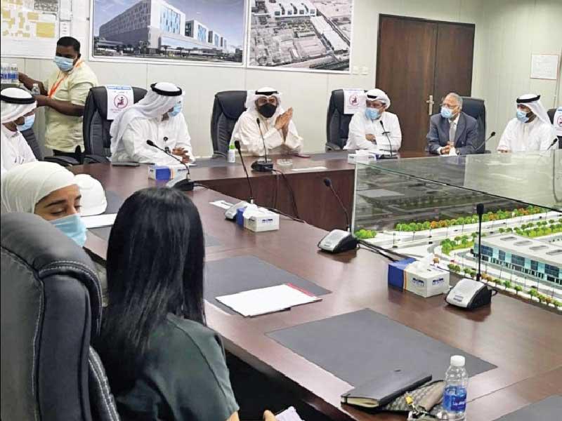  وزير الصحة د. باسل الصباح خلال اجتماعه مع القيادات الصحية في الفروانية