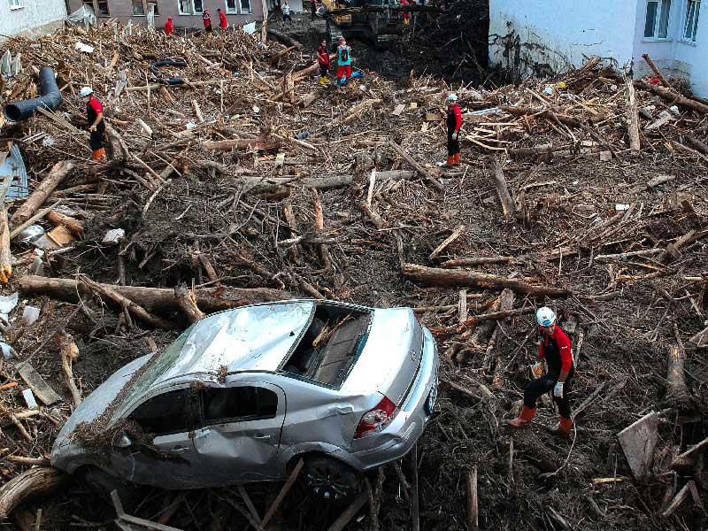 الاضرار التي سببتها السيول التي تجتاح بلدات في أقاليم تركية 