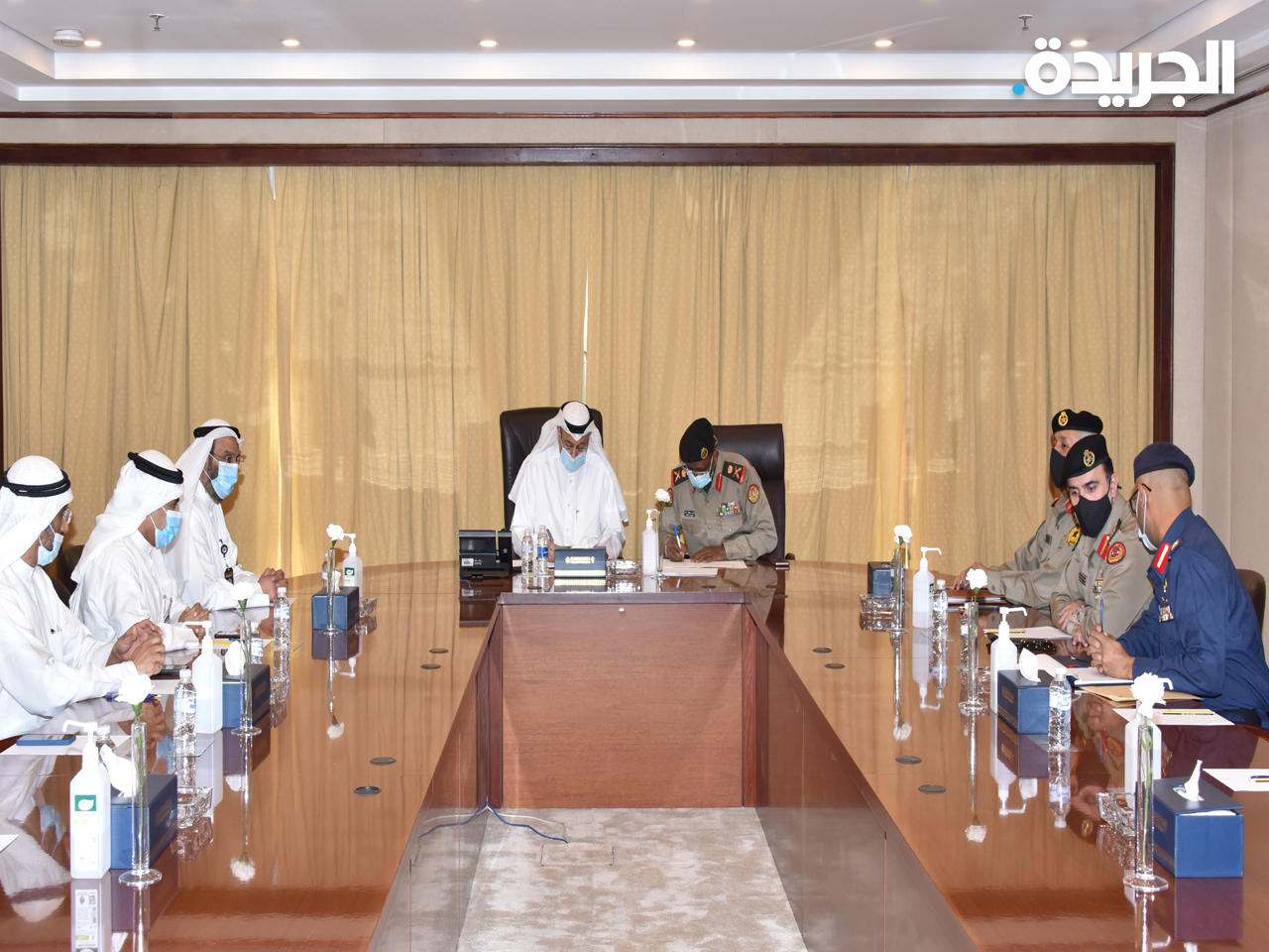 جانب من توقيع الاتفاقية بشأن «هويتي» أمس