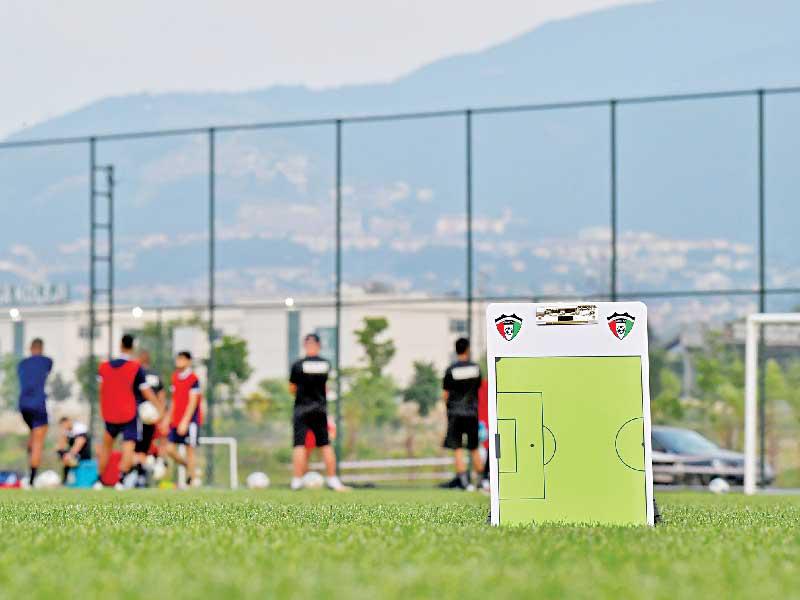 جانب من تمرينات الأزرق