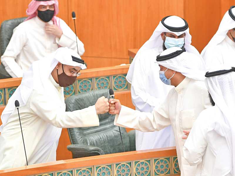  وزير الدولة لشؤون البلدية وزير الدولة لشؤون الإسكان والتطوير العمراني شايع الشايع في جلسة سابقة