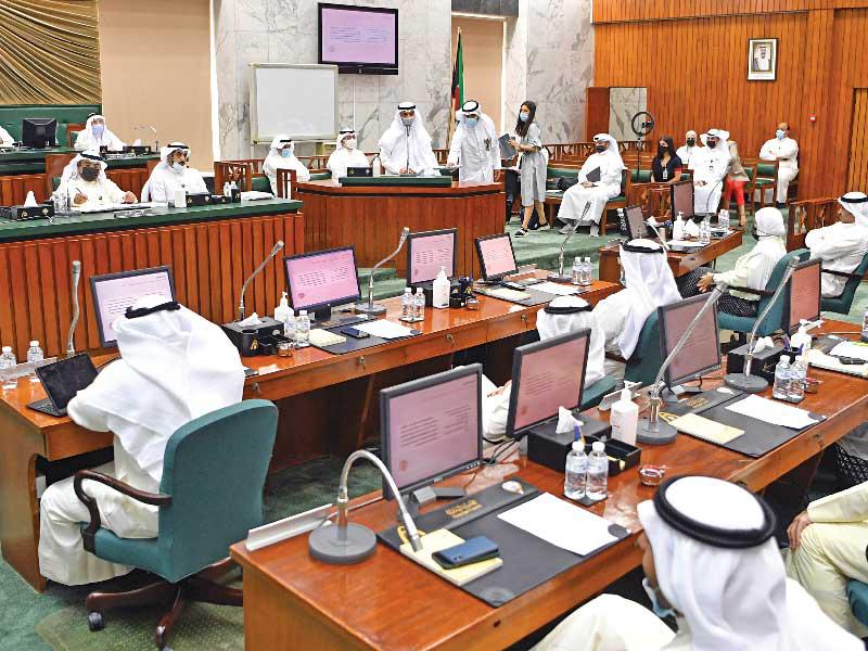 جانب من جلسة المجلس البلدي 