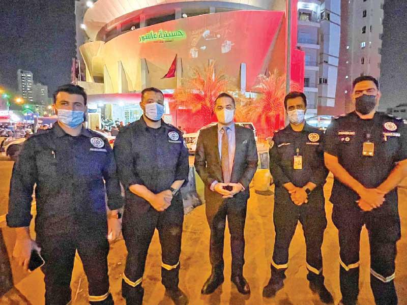 المتحدث الرسمي باسم وزارة الصحة د. عبدالله السند خلال تفقده عدداً من العيادات الطبية أمام الحسينيات