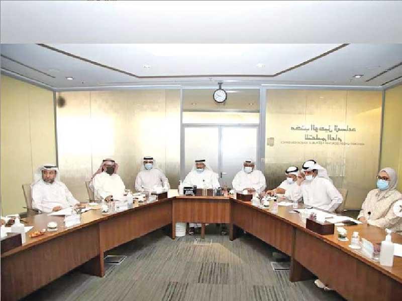 جانب من اجتماع الوكيل اليعقوب بقياديي «التربية» أمس