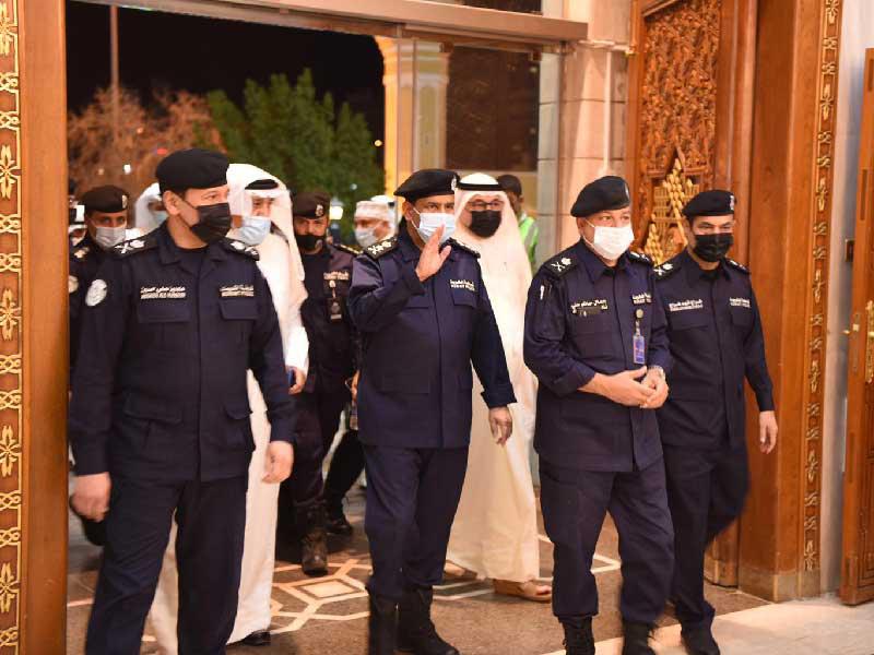  وكيل وزارة الداخلية الفريق عصام النهام متفقداً عدداً من الحسينيات