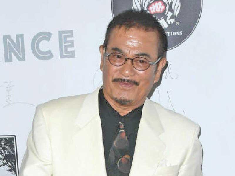 الممثل الياباني الشهير وأسطورة الفنون القتالية شينيتشي «سوني» تشيبا