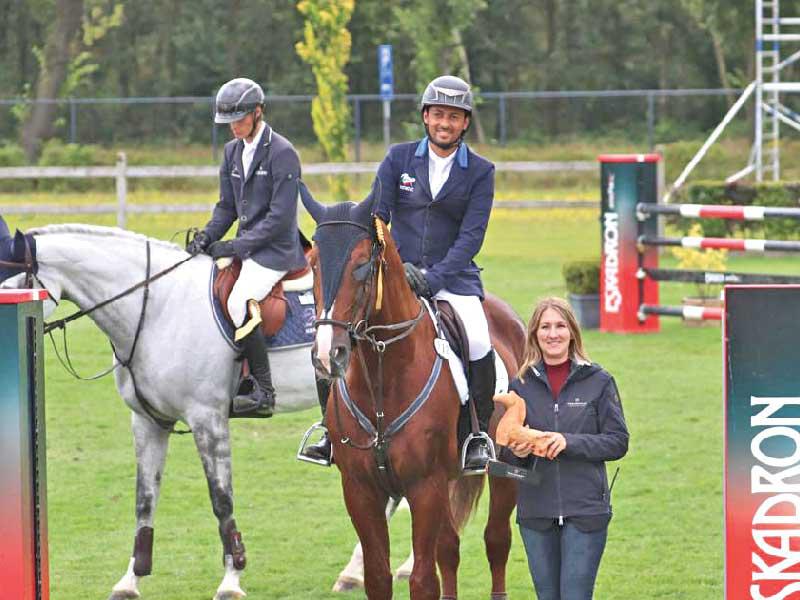 تتويج  فارس نادي الكويت للفروسية علي الخرافي  بلقب بطولة «بيلبيرخا»