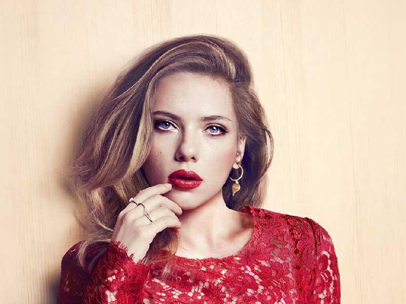 الفنانة سكارليت جوهانسون