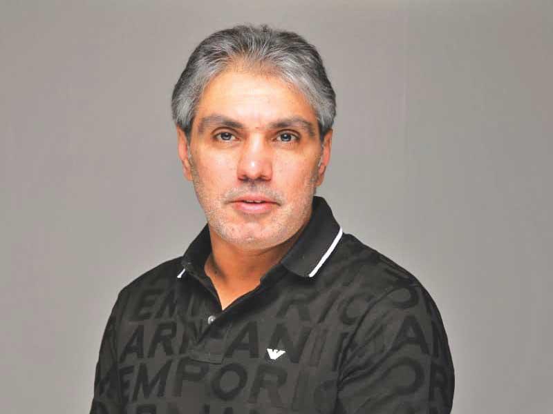 الفنان وائل الهولي