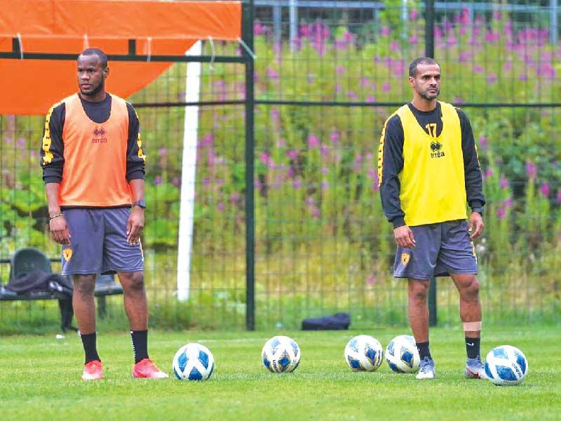 المطوع والجامايكي روماريو في التدريبات