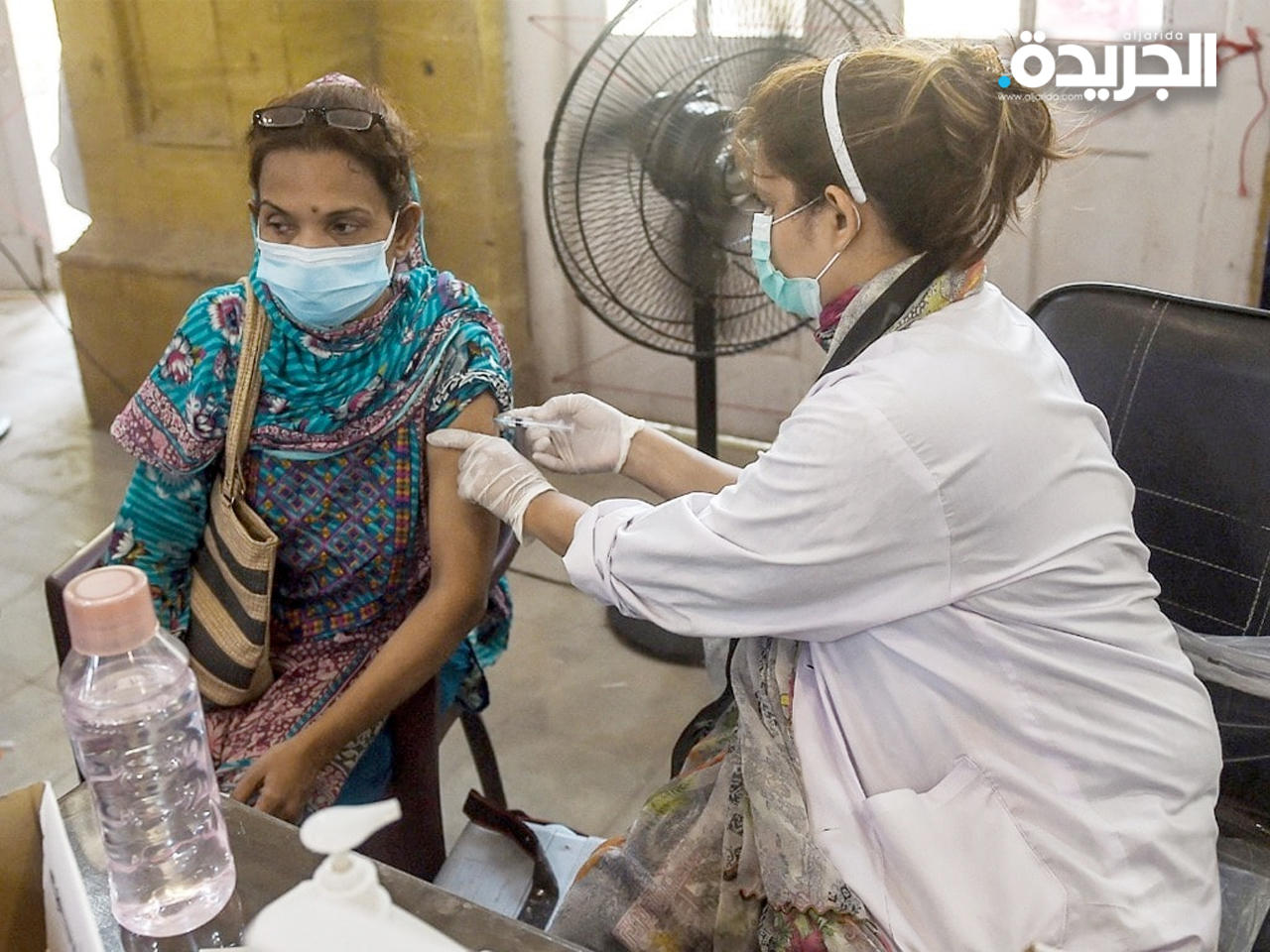 باكستان تمنع غير المطعمين بالكامل من استخدام النقل العام