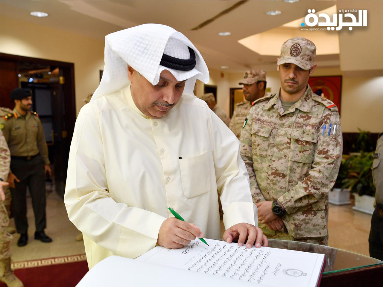 وزير الدفاع يزور هيئة الاستخبارات والأمن