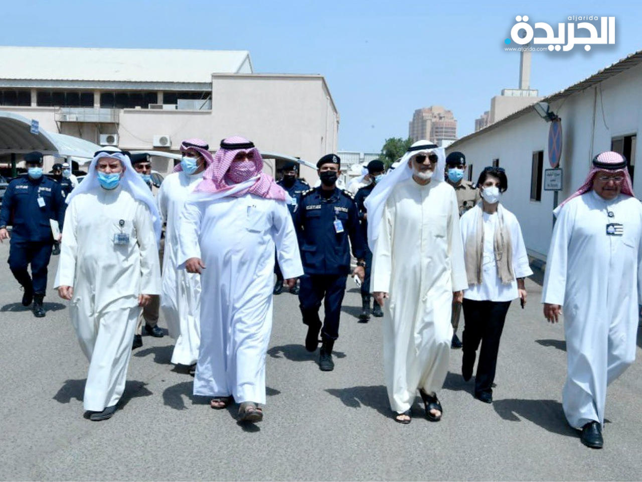 وزير الداخلية خلال زيارته للإدارة العامة للتحقيقات