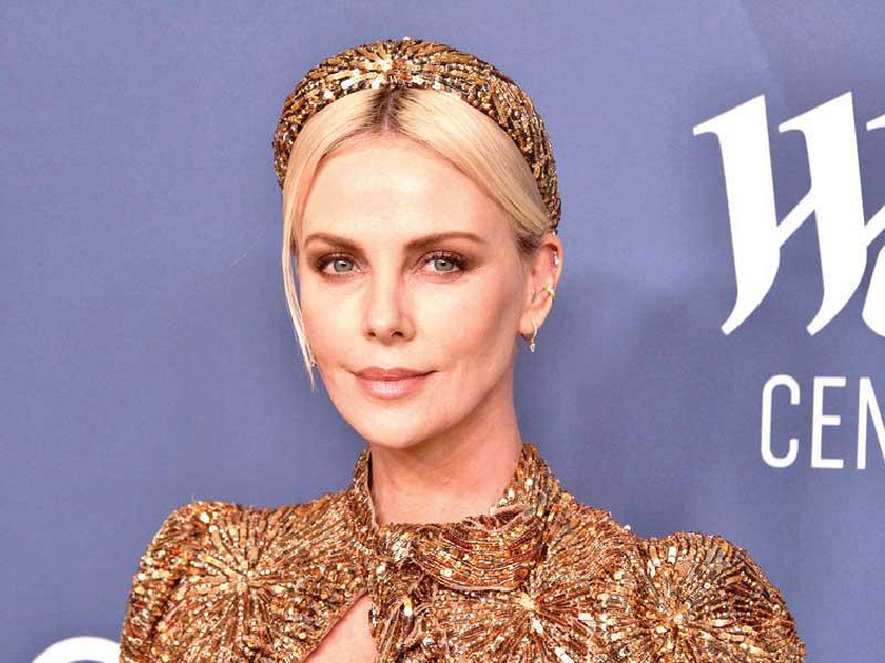 الممثلة تشارليز ثيرون