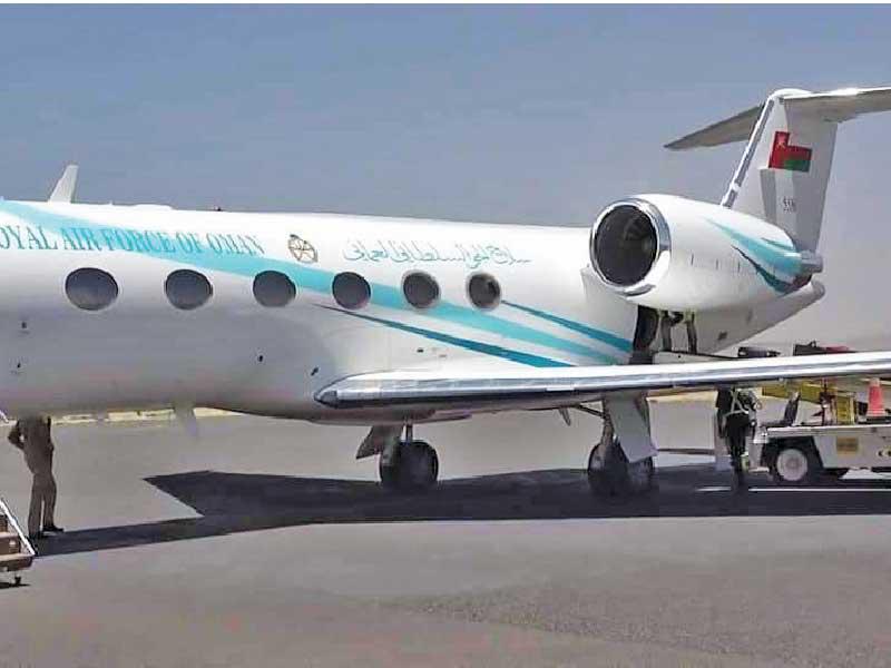 طائرة عمانية