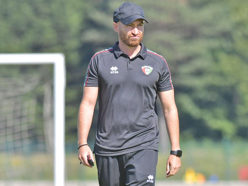 كارلوس غونزاليس مدرب المنتخب الأولمبي لكرة القدم 