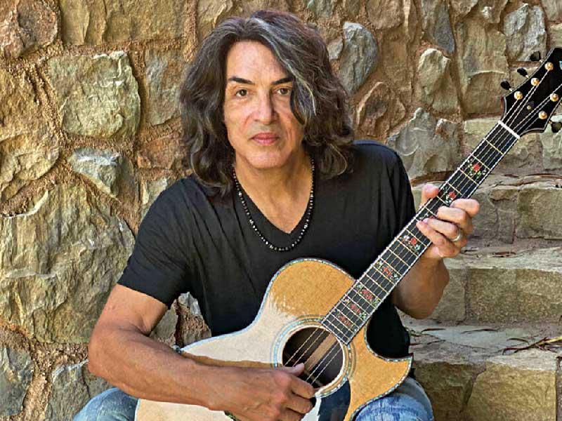 المغني بول ستانلي