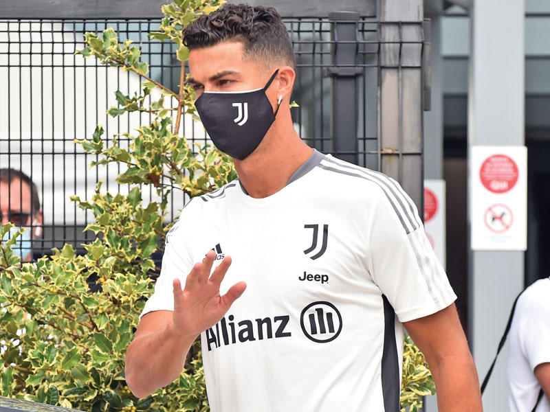 البرتغالي كريستيانو رونالدو 