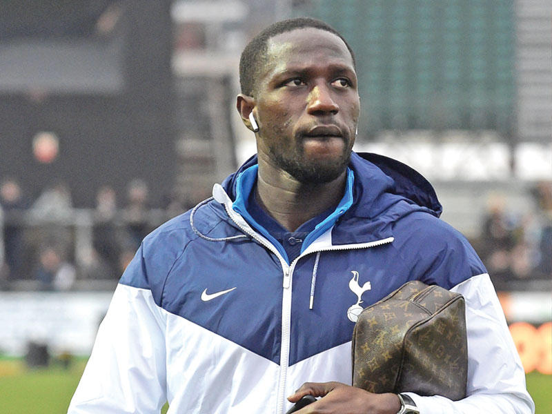 لاعب الوسط الدولي الفرنسي موسى سيسوكو