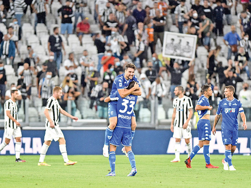 احتفال لاعبي إمبولي 