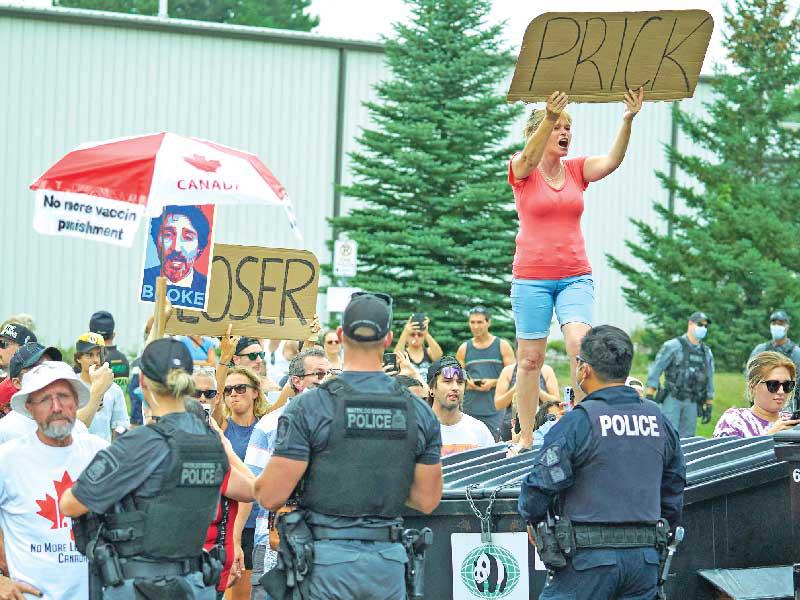 محتجّون يقاطعون كلمة ترودو في أونتاريو أمس الأولt (أ ف ب)