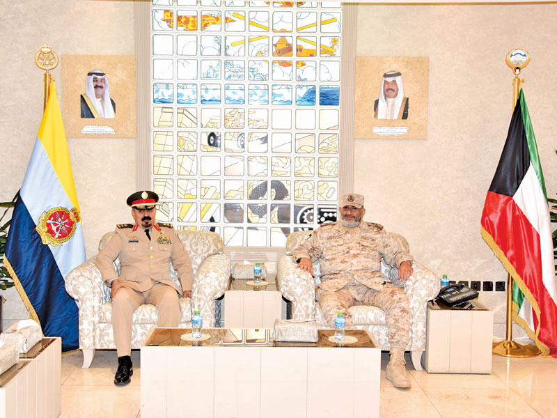 رئيس الأركان العامة للجيش الفريق الركن خالد الصباح يستقبل الأمين العام للتحالف الإسلامي العسكري لمحاربة الإرهاب اللواء الطيار الركن محمد بن سعيد المغيدي 