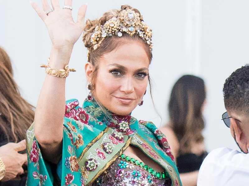 المغنية جنيفر لوبيز