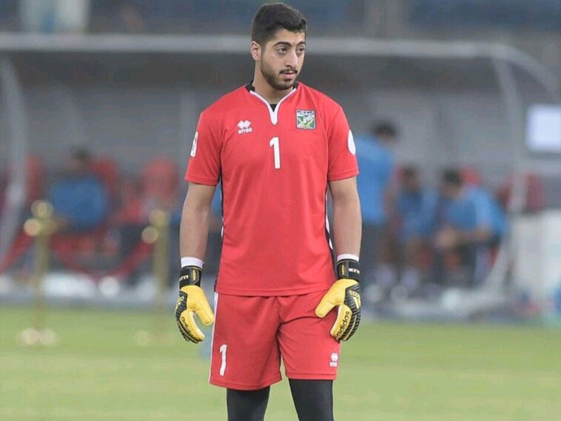 حارس مرمى الفريق الأول لكرة القدم بالنادي العربي علي جراغ 