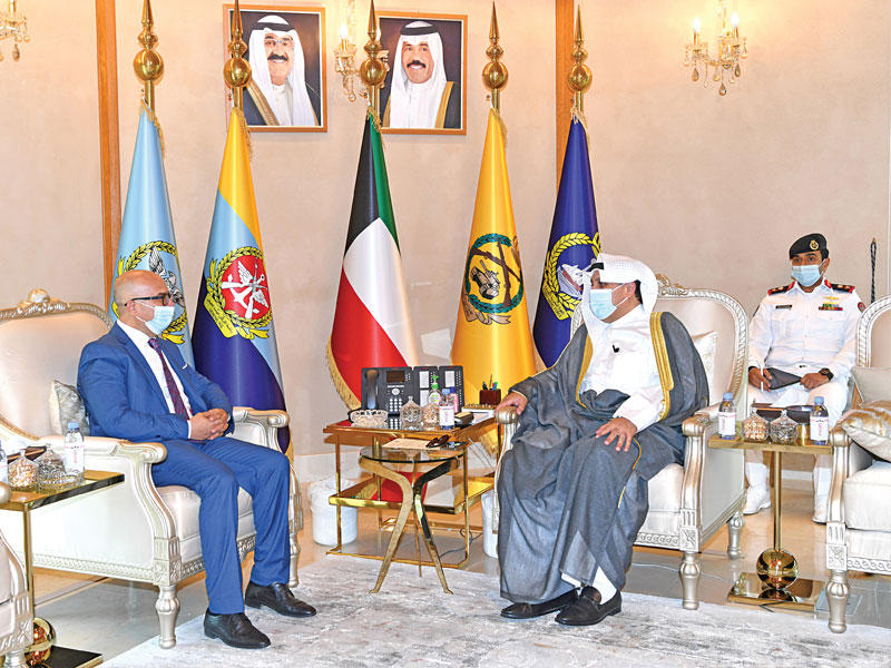 نائب رئيس مجلس الوزراء وزير الدفاع الشيخ حمد الجابر مستقبلاً السفير التونسي أمس