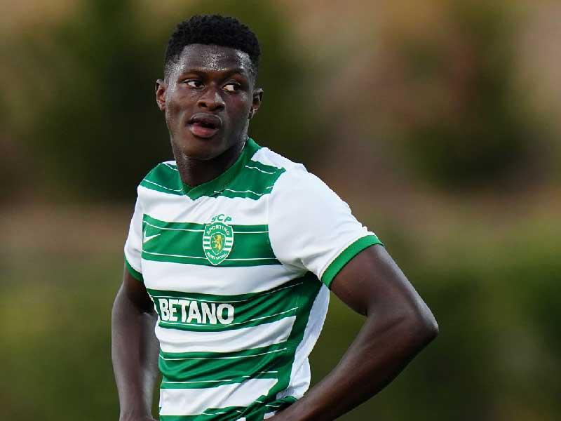 الجناح البرتغالي الواعد نونو مينديز