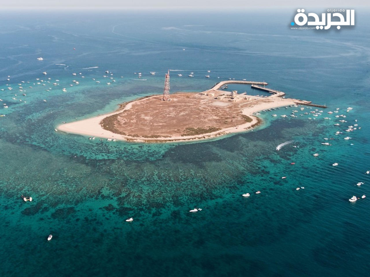 فريق الغوص ينجز صيانة شاملة للمرابط البحرية