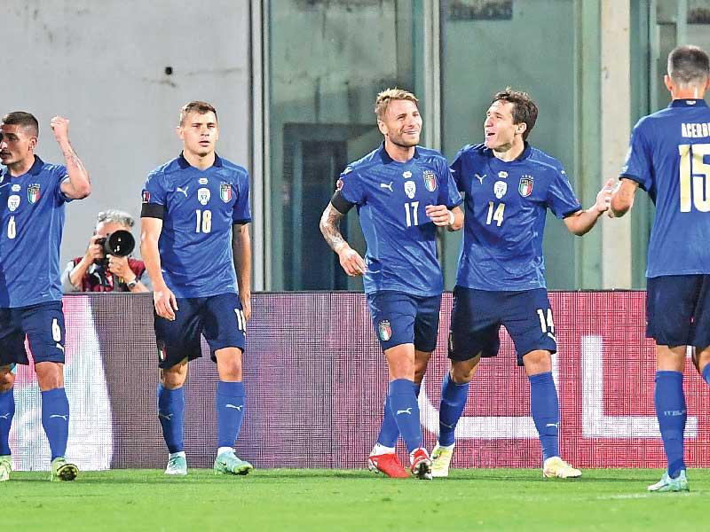 لاعبو المنتخب الإيطالي خلال مباراة سابقة