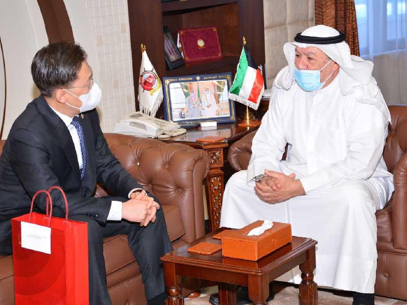  محافظ مبارك الكبير محمود بوشهري مستقبلاً سفير كوريا الجنوبية