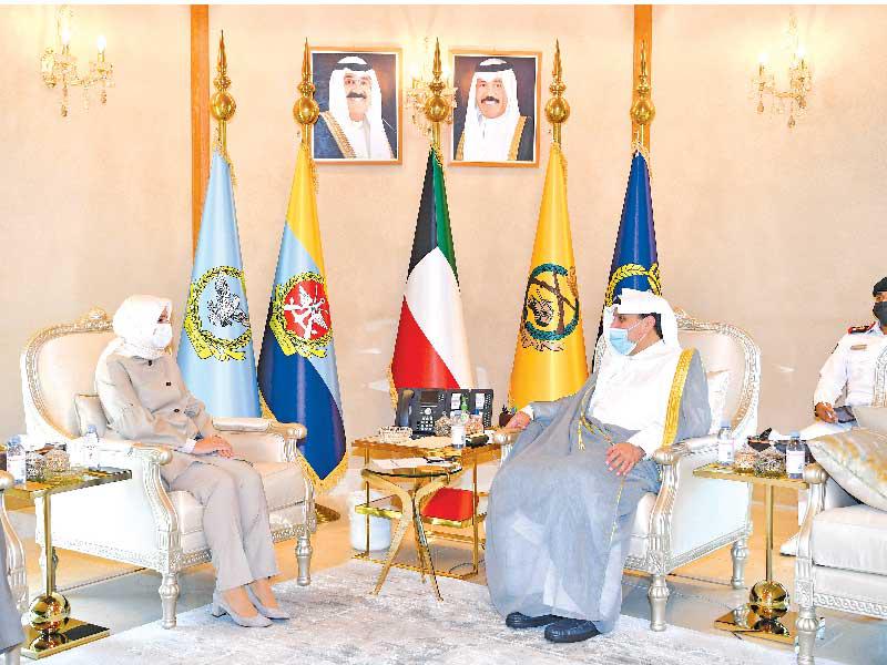 نائب رئيس مجلس الوزراء وزير الدفاع الشيخ حمد الجابر مستقبلا كويتاك أمس