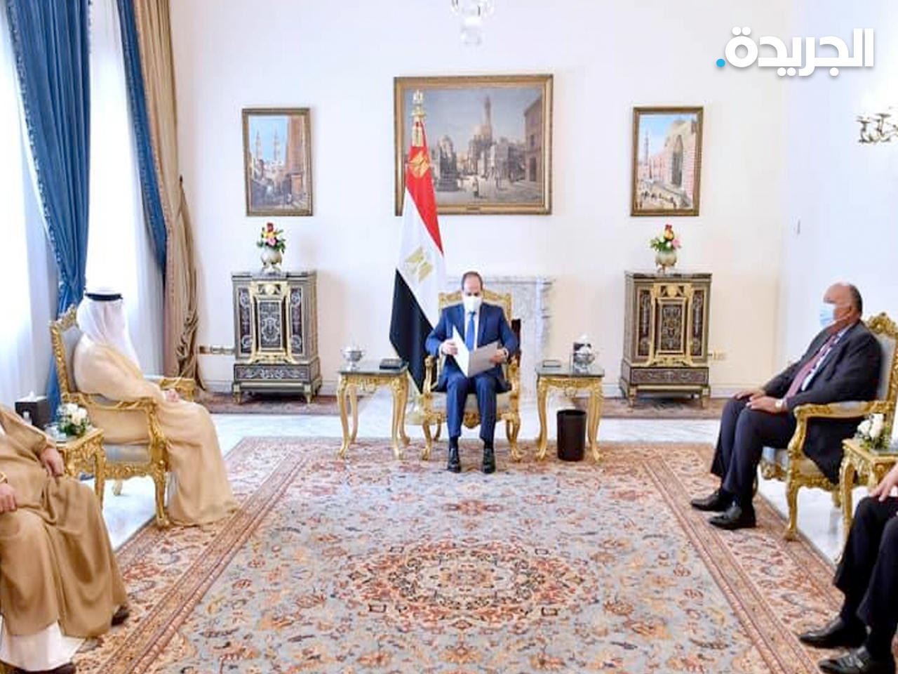 الرئيس السيسي مستقبلاً وزير الخارجية الكويتي بحضور وزير الخارجية المصري