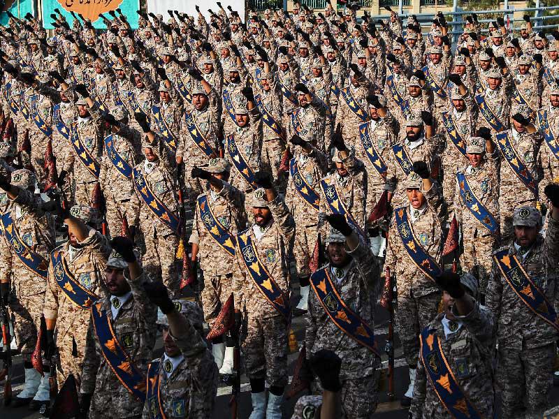 استعراض عسكري للحرس الثوري (رويترز)