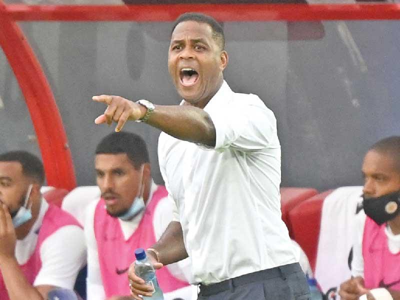 لاعب برشلونة والمنتخب الهولندي السابق باتريك كلويفرت