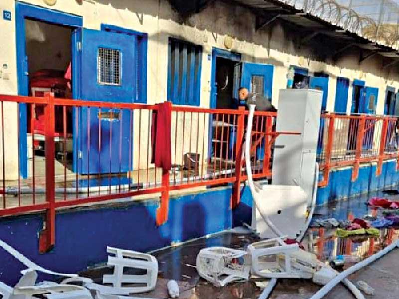 إحراق زنزانة للأسرى بسجن ريمون الإسرائيليn