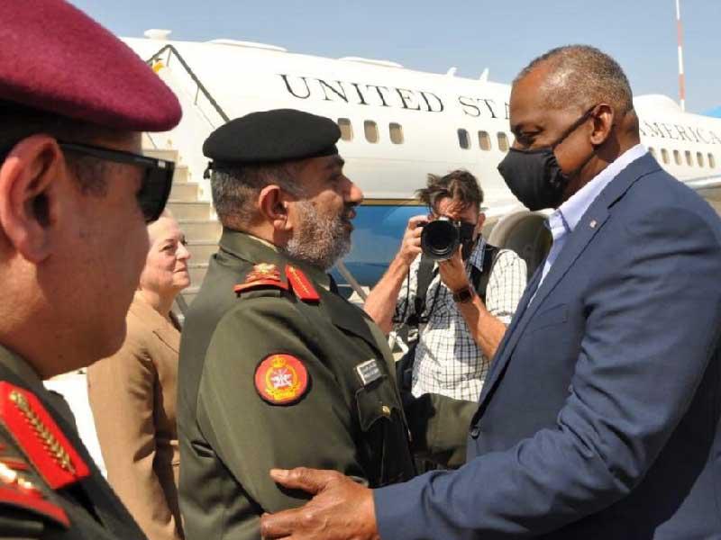 رئيس الأركان العامه للجيش الفريق الركن خالد الصالح  في وداع أوستن أمس