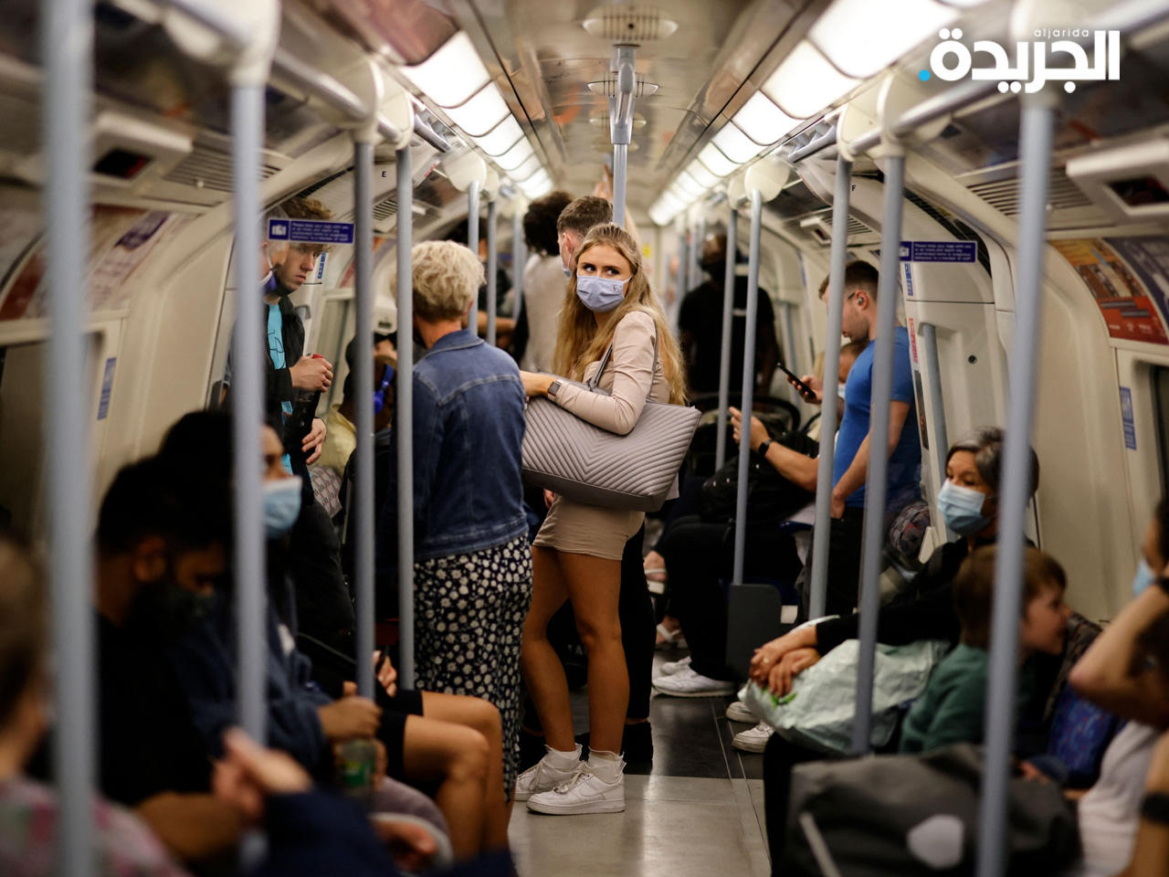 لندن تعود إلى العمل مع عودة ركاب المترو واستئناف الرحلات الجوية