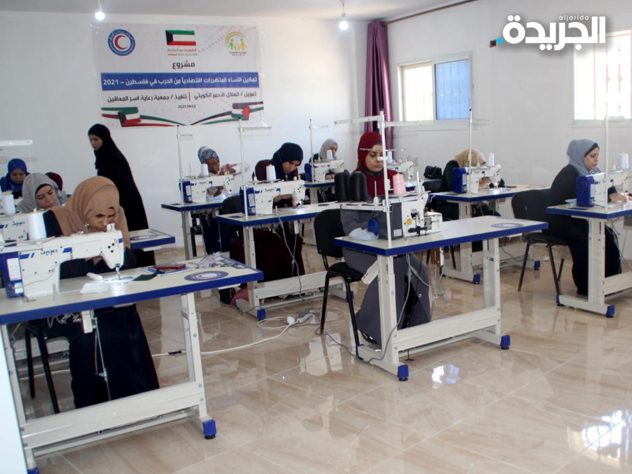 «الهلال الأحمر» تمول مشروعاً للمتضررين من الحرب في غزة