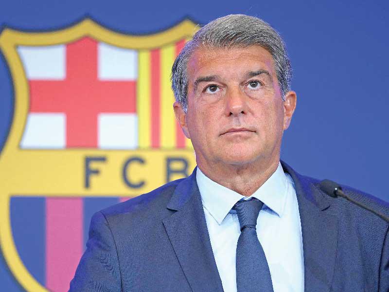 رئيس نادي برشلونة جوان لابورتا 