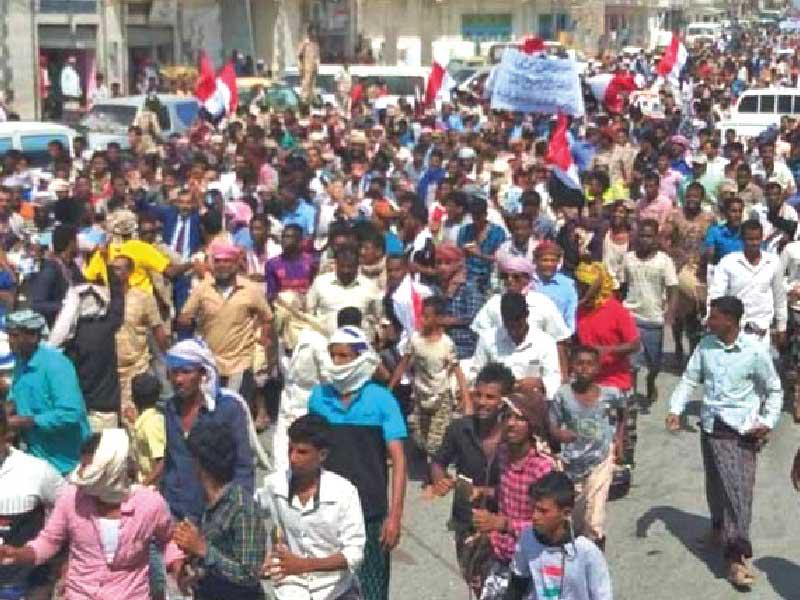 الاحتجاجات الشعبية أمس في مدينة المكلا