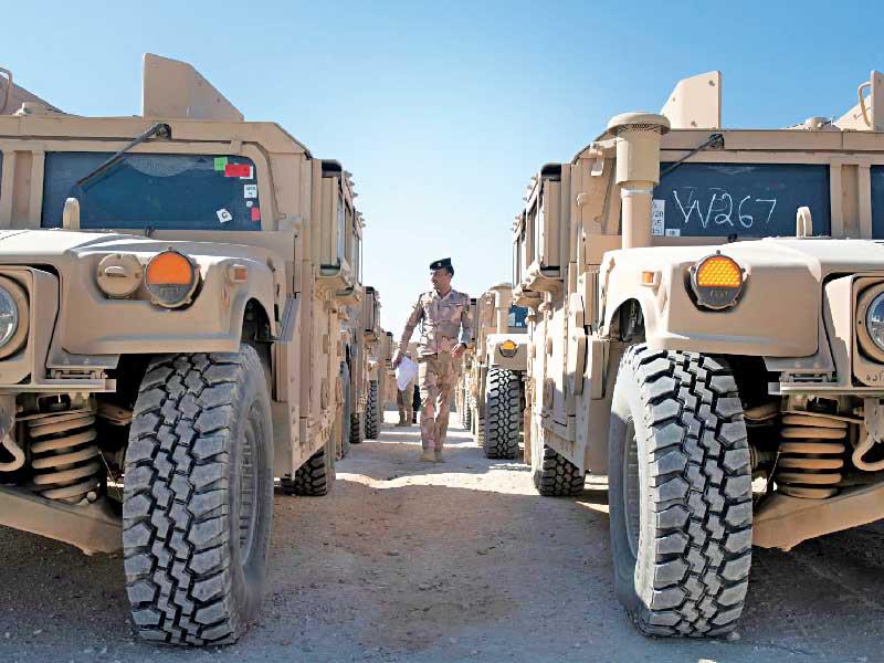 عربات «همفي» قدمتها القوات الأميركية إلى نظيرتها العراقية أخيراً 