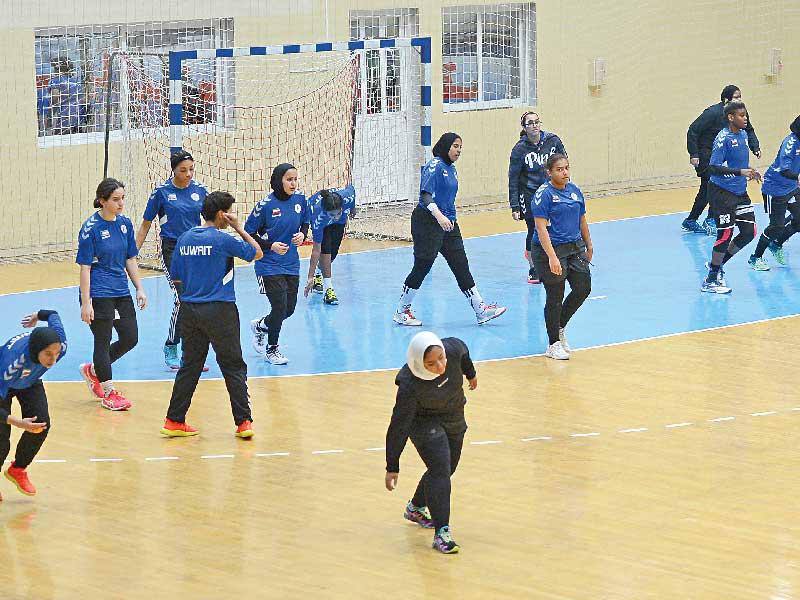 منتخب يد السيدات في تدريب سابق