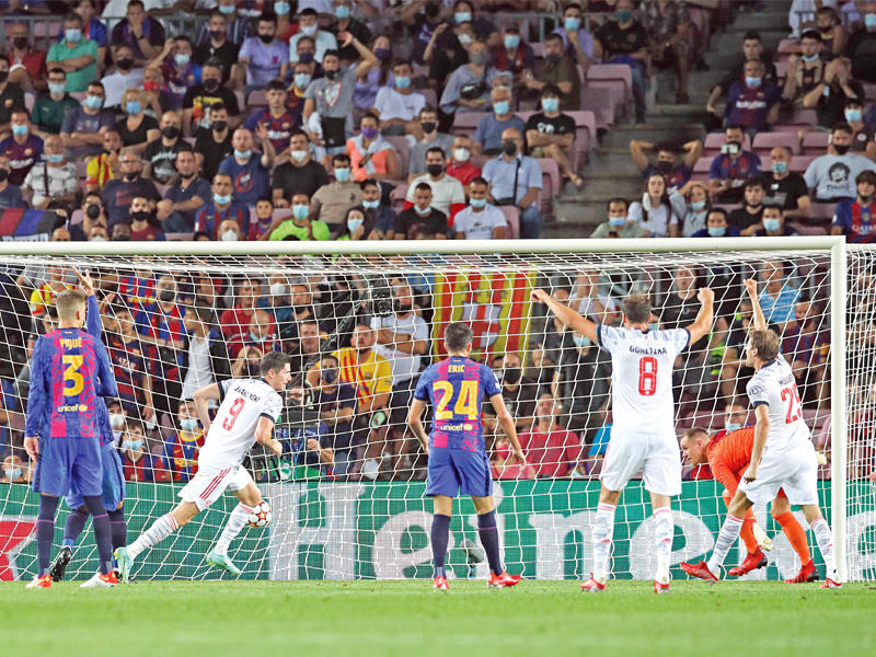 بايرن يقسو على برشلونة بثلاثية في دوري أبطال أوروبا