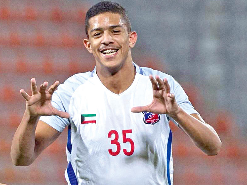  لاعب فريق الكويت عبدالعزيز بن ناجي